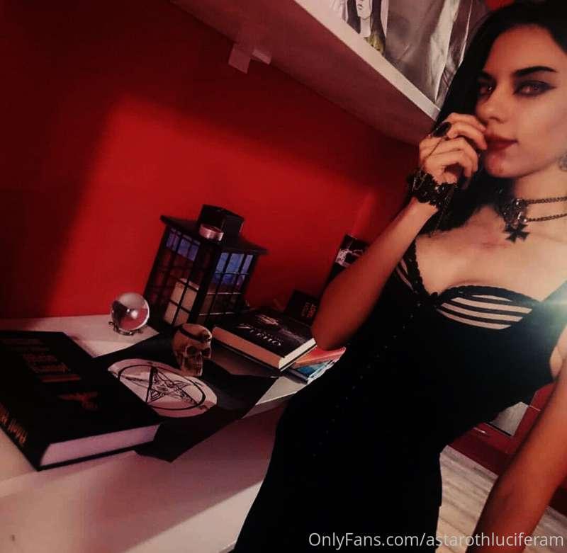 🧛‍♀️🥀