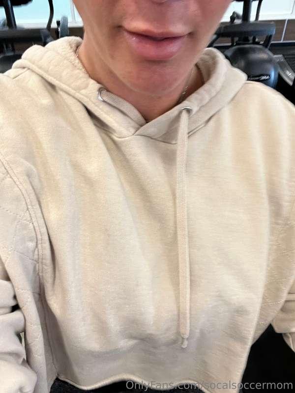 At the gym this morning 💪 😘