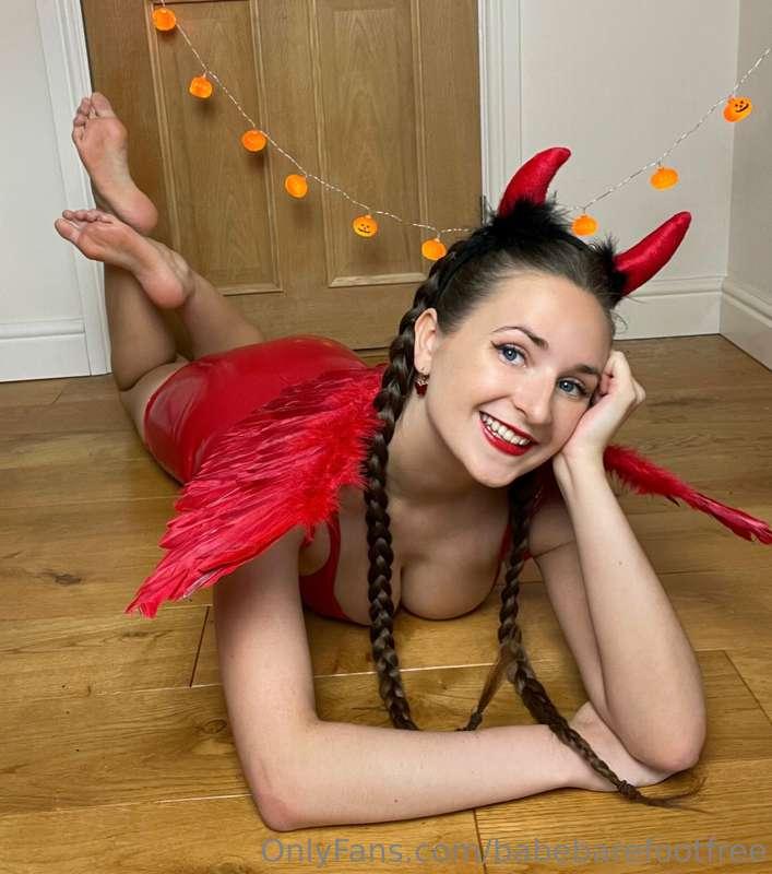Wanna get naughty with this devil? 😈💋

Full album: @babebare..