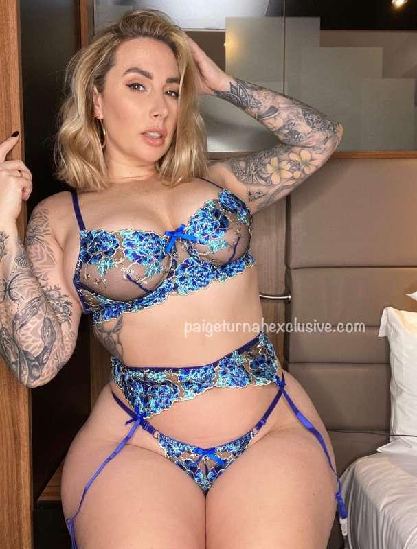 ℍ𝕠𝕥 𝕎𝕚𝕗𝕖 
Your voluptuous 𝐏𝐀𝐖𝐆 Goddess looks incredible dres..