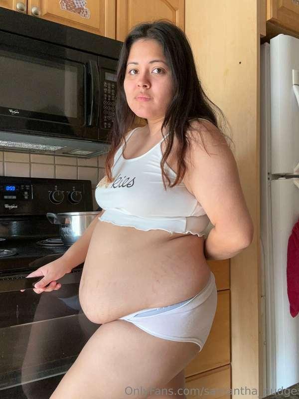 Pudgy girl needs more cookie dough 🍪