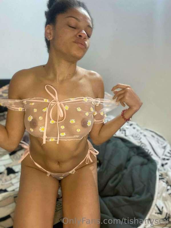 The best gift you can give me is that you cum inside my puss..