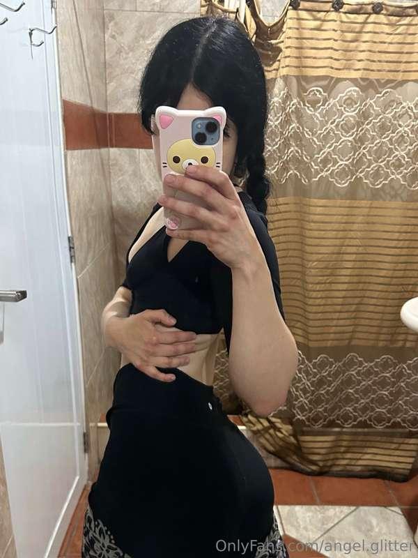 Waiting on you🖤