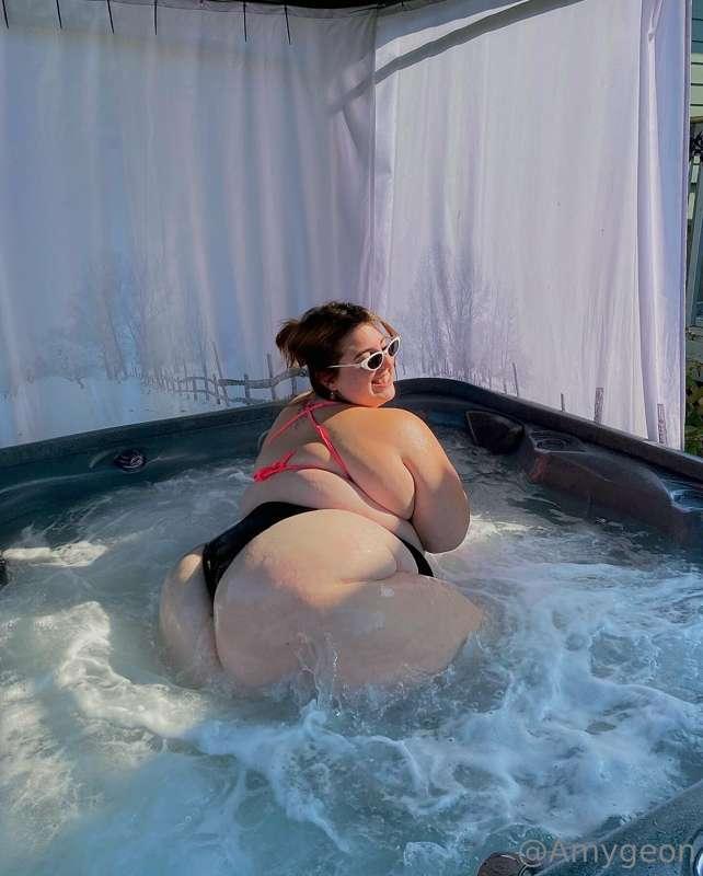 If you want to see me shaking ass in slow motion in the hott..