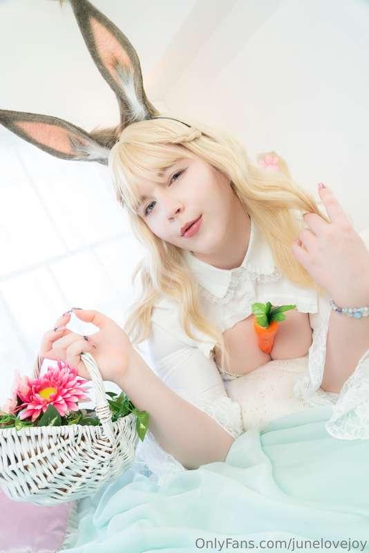 A very Happy Easter and 4/20 to you all~🐇🌱Which did you cele..