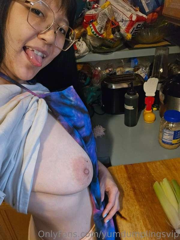 Guess what I'm making for dinner. FREE dick rate for the win..