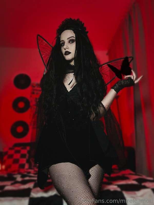 What do you think about cosplay? What outfit would you like ..