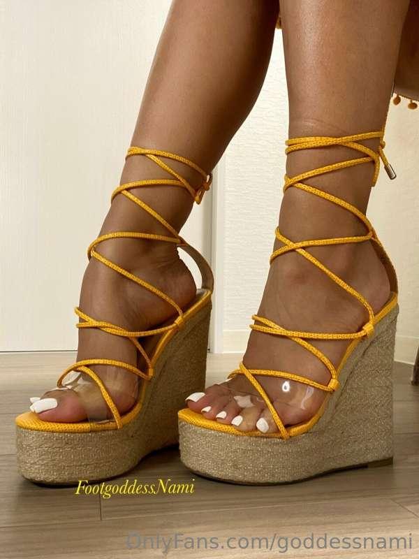 Yellow Wedges Love (pictures and a video of me walking in yo..
