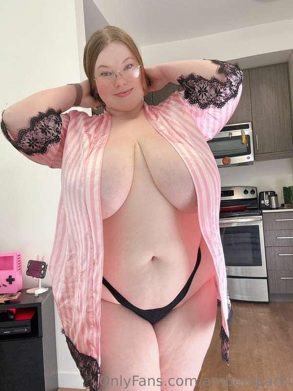 Love the way my titties hang :)