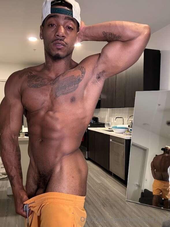 Made you stop scrolling? 👀