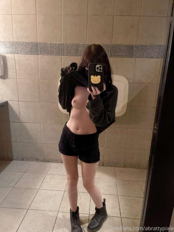 date night nudes :3 thanks for helping me reach the goal!