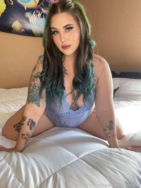 Check your dms babe! 😈