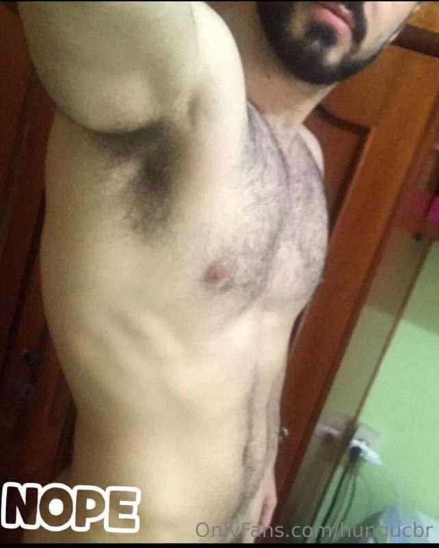 come smell and lick 👅  my armpits ill let you 😈