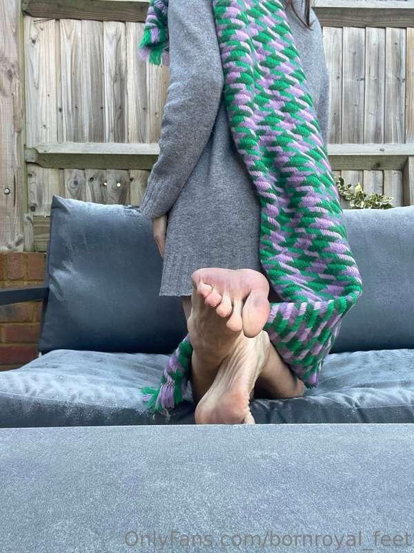 I need a deep foot massage. It’s cold here and I have poor c..