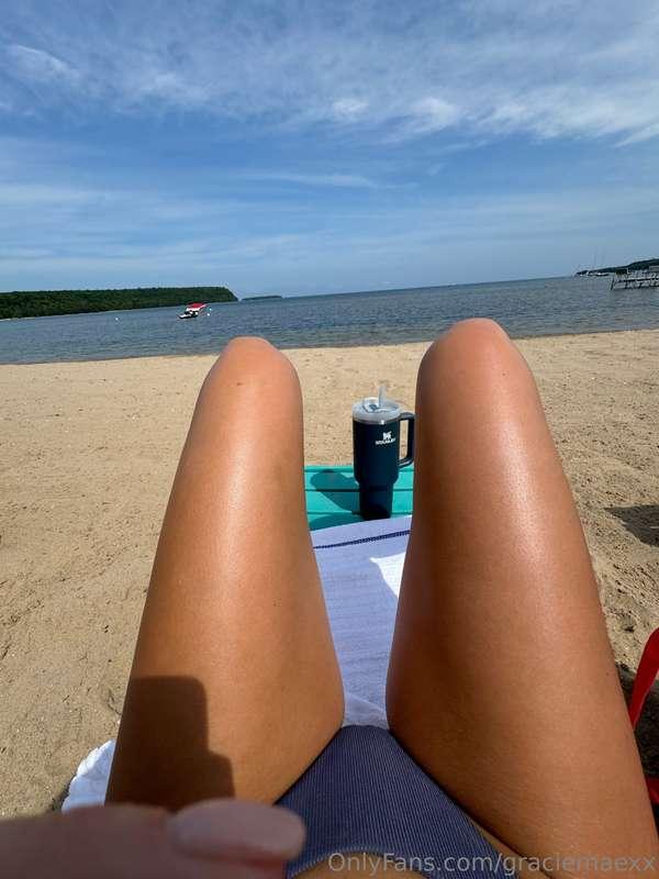 A rare Gracie cum video- ON THE BEACH! Not often do I put up..