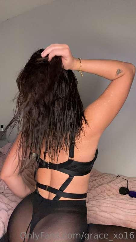 Taking content requests tonight :) 
Message me 😈