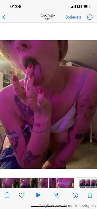 Як я обожнюю що є місце де я можу побути гарячою 😈
Покажу це..