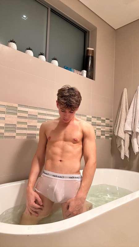 please fill my mouth 😋 (new video in your messages)
