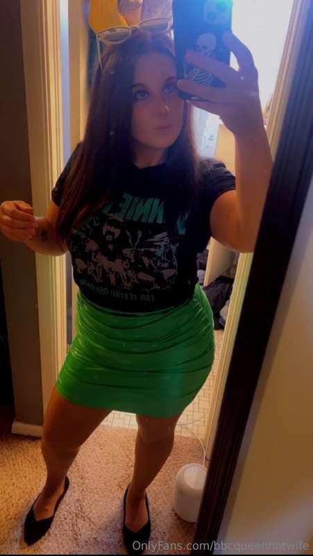 Thinking I need to get out and be a whore this weekend… 