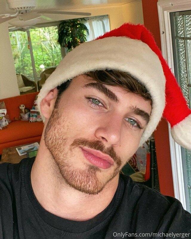 DECEMBER VIBES ?What are you looking forward to this holiday..