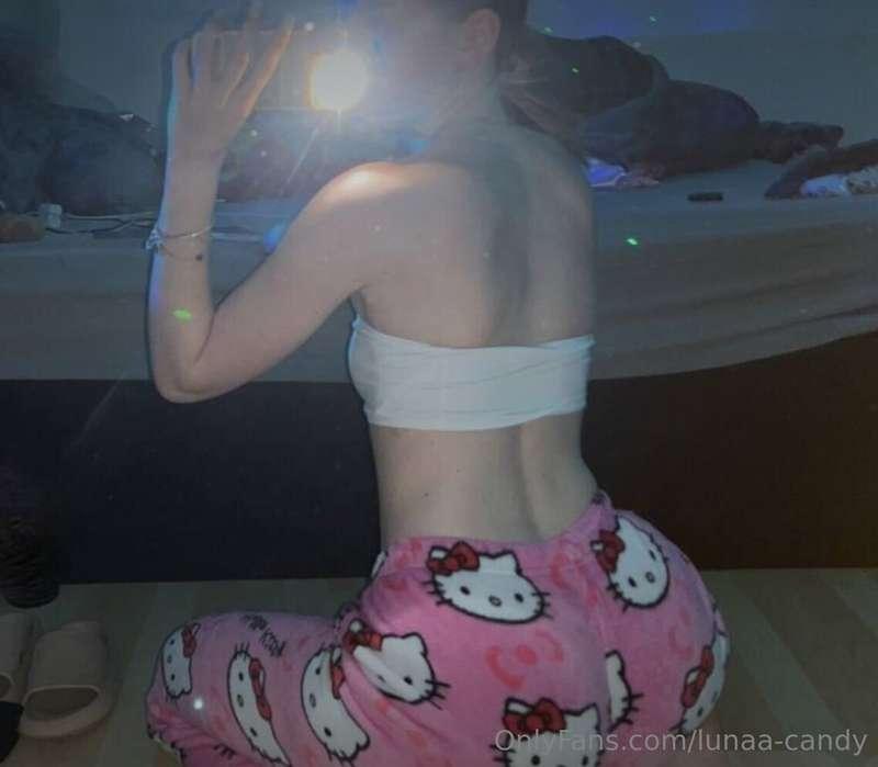 sieht mein arsch denn auch gut aus in der Hose ? 😜