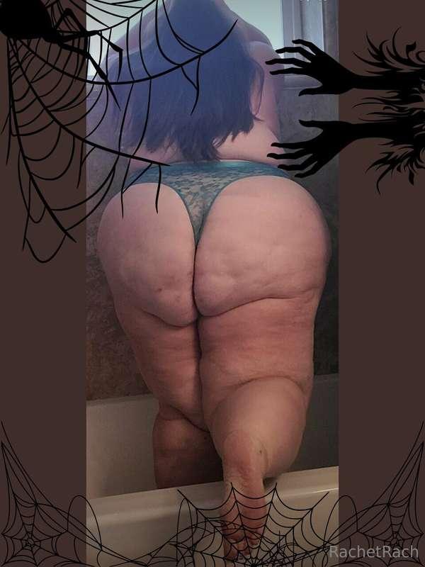 OK... time to shower, wish this hands were a little lower 🤭🤭..