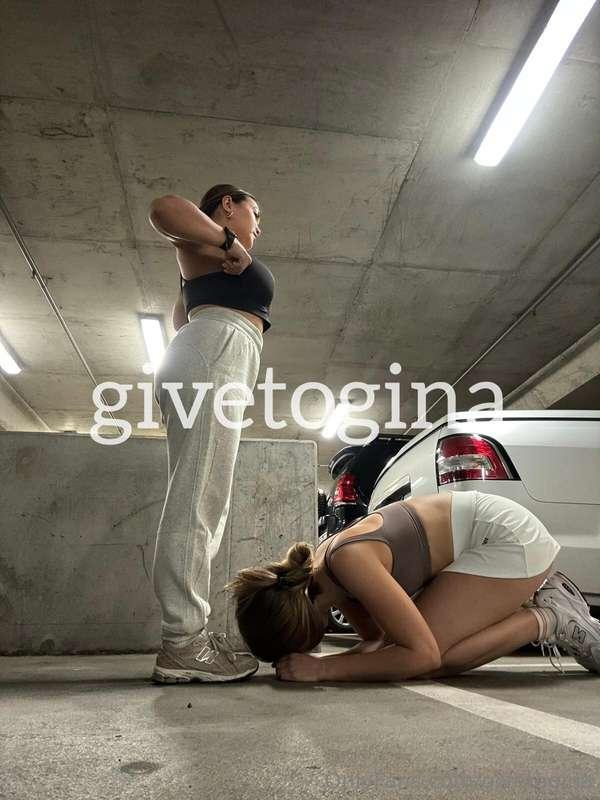 Another iconic cashmeet/photoshoot with the pathetic slave @..