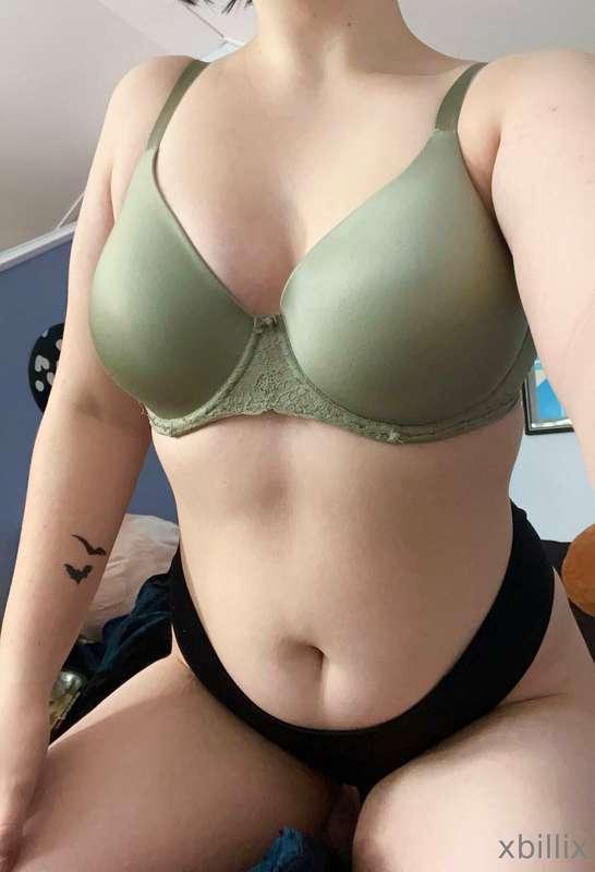 in desperate need of cute lingerie <3