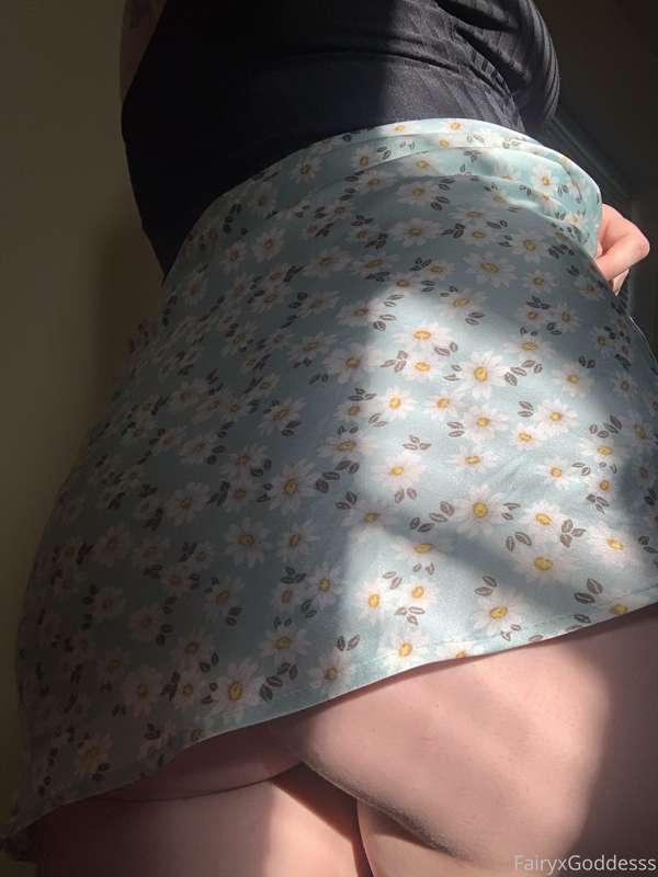 Would you fuck a pregnant girl? 🥰