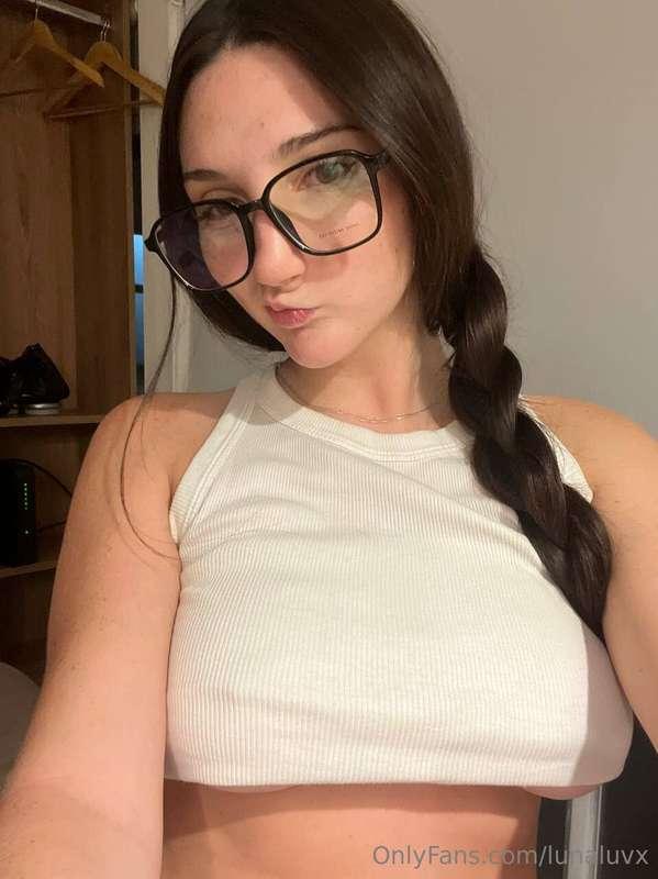 how do glasses look? 😅