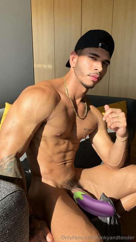 kinkyandtender image #5