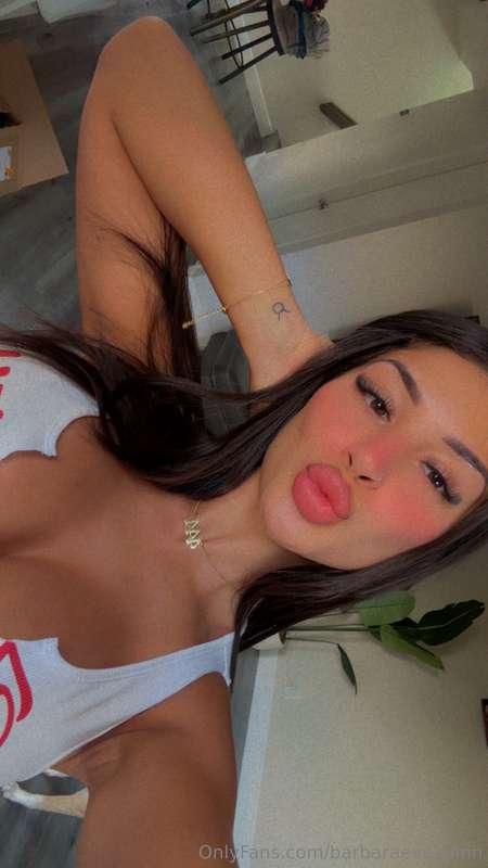 Blowing kisses your way…💕