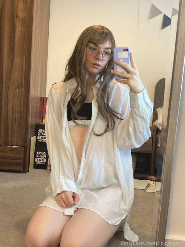 HEY EVERYONE OMG ! 

I was locked out of my account for the ..