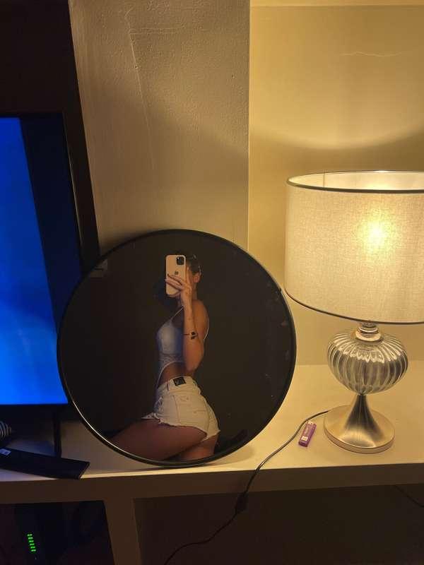 Hi! If you are looking for a new girlfriend, here I am😘😘