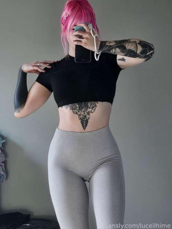 Workout fit photos are back 💪

#cute #alt #leggings #tattoos