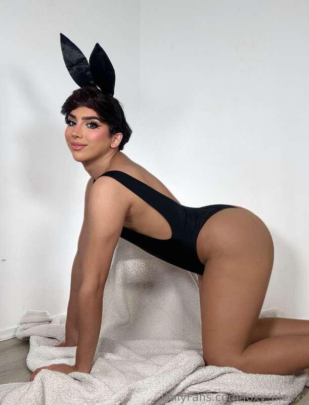 I can be your bunny girl 🥵😈🤤 want me to use this costume whi..