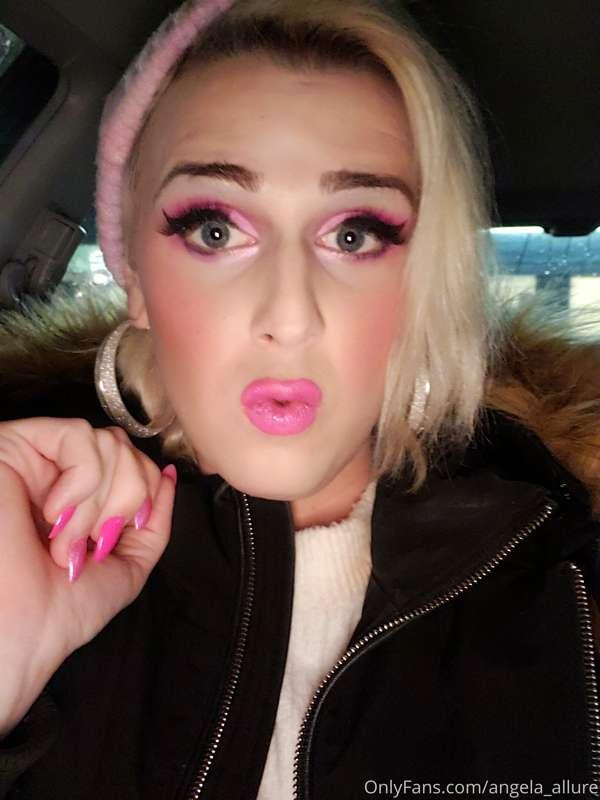 Going out for the night hehe dont you wish i was coming to s..