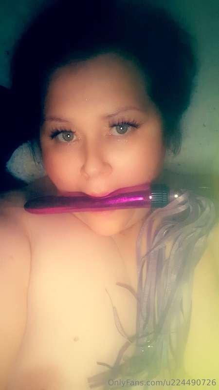 Do u wanna see me suck this, then slap me pussy. Then stick ..