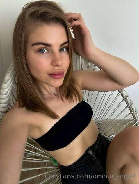 Curious and open-minded girl @lola_lollypop😜 Free your mind ..