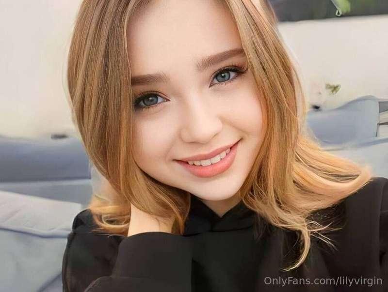 AMAZING CUTE make  🤍FREEE SUB🤍 @elina_lusty

This shy pussy ..