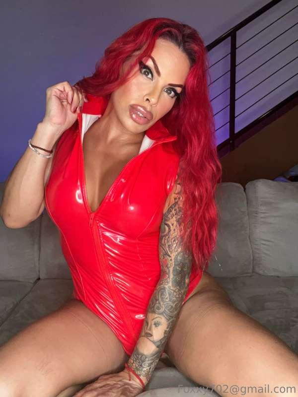 𝑰 𝒂𝒍𝒘𝒂𝒚𝒔 𝒍𝒐𝒐𝒌 𝒏𝒂𝒖𝒈𝒉𝒕𝒊𝒆𝒓 𝒊𝒏 𝑹𝑬𝑫.  👄🥵🔥