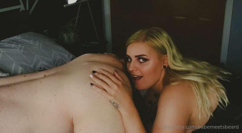 My favourite kind of foreplay… Eating his juicy little ass 🍑..