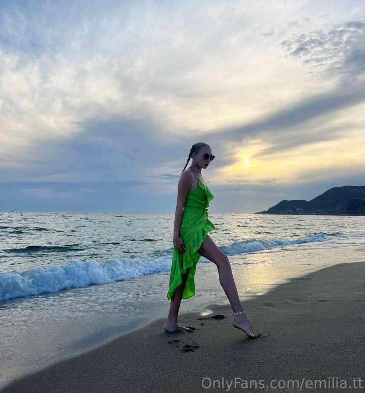 For example, I would love for you and I to take a sunset wal..