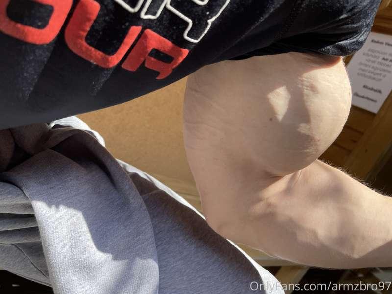 armzbro97 image #1