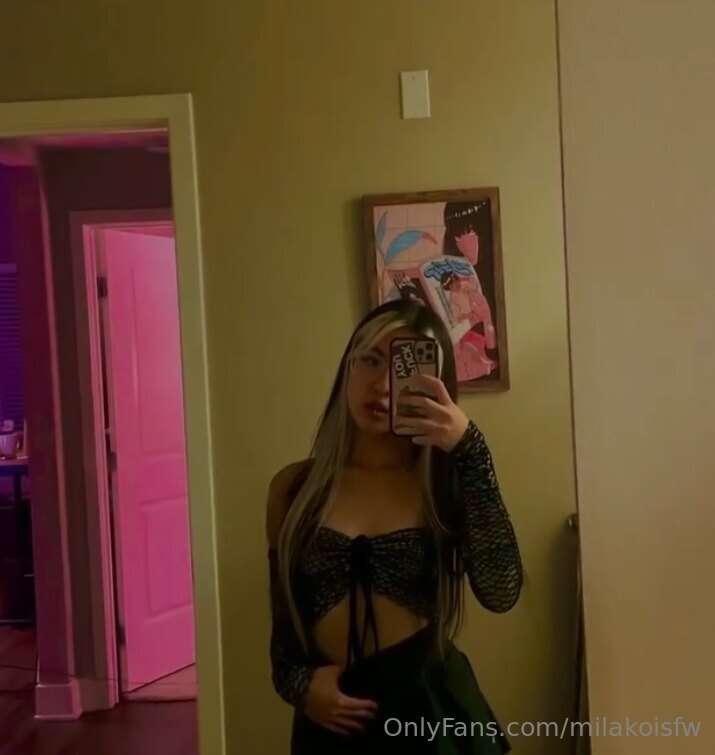 Mirror mirror on the wall 🤍
