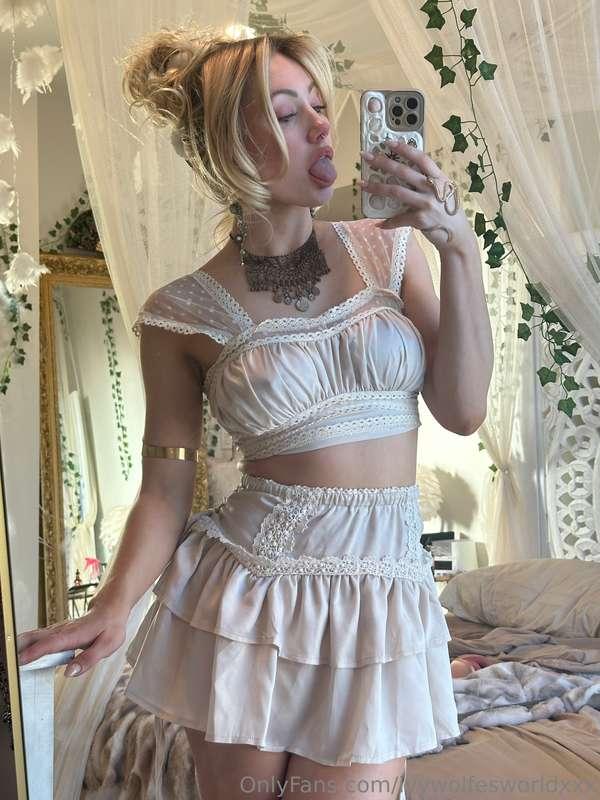 If you see this, it's your sign to jerk off 😈