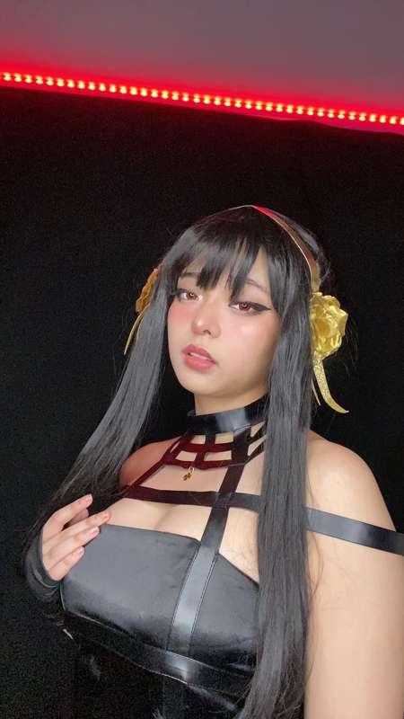 more yor pics 🥀