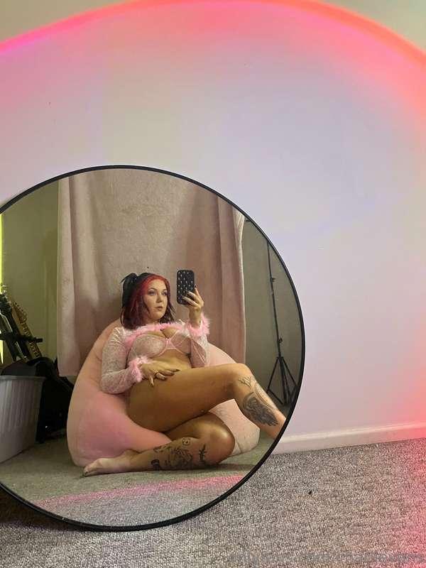 my thighs could crush you so easily