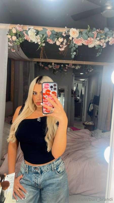 Woke up wanting trouble… are you ready? 😈💋