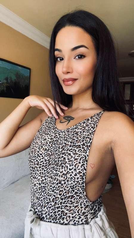 Naughty vibes? DM me 😈